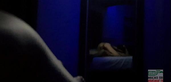  Flaca mojada amateur mexicana follada en motel saliendo de la universidad sin condón y corrida interna